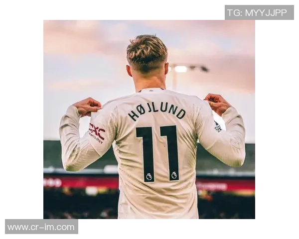 曼联连胜五场蓄发哥庆祝一周年晒视频展现不剪发的决心