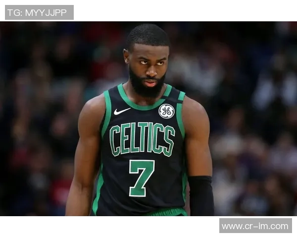 杰伦布朗谈末节反扑时的心态与队友沟通的重要性