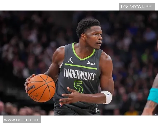 爱德华兹半场表现出色11投5中三分球命中率提升助力球队拿下17分4板1助