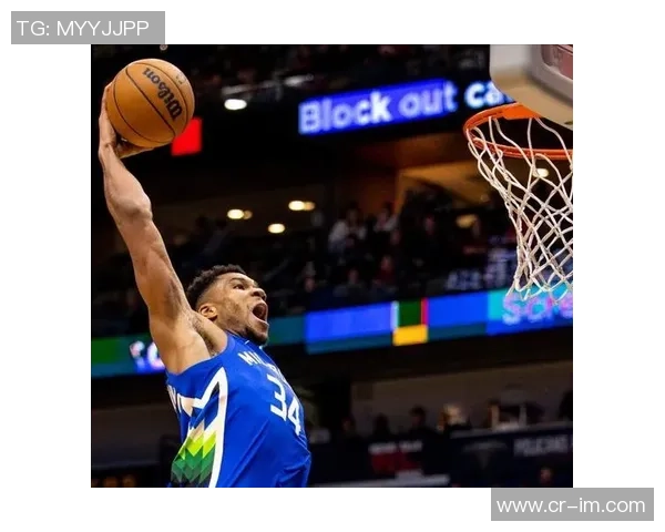 字母哥在勇士禁区如搅拌机般发威半场轻松砍下18分4板3助