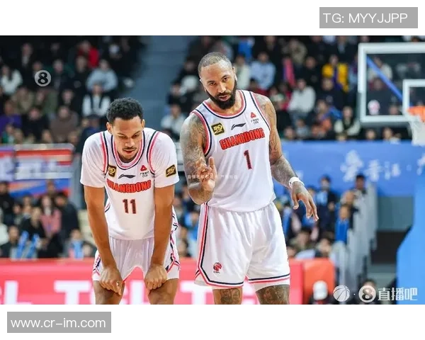 奎因豪取三双表现惊艳哈珀关键时刻助球队逆转胜利